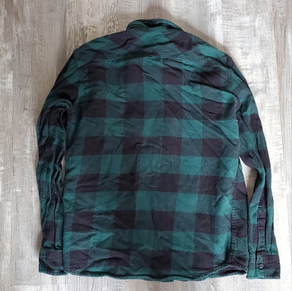Green and black checkered flannel shirt - Picture 2 of 3